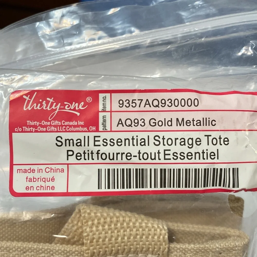 Thirty one bags small essential tote Gold Metallic snowflake NWT retired bag - Picture 3 of 10